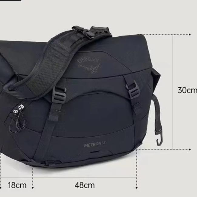 Dylan | Urban Shoulder Bag Travel Bag with Hi-Vis Rain Cover