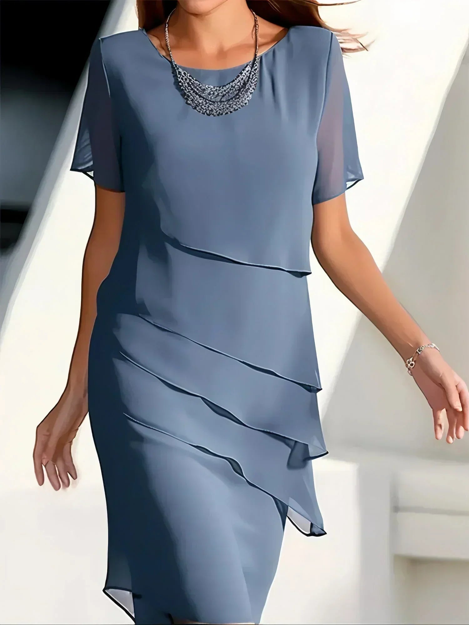 Flattering Women's Maxi Dress - Elegant Summer Dress for Formal Occasions 0