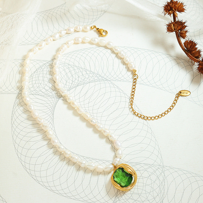 LAYLA | Green Pendant Pearl Necklace