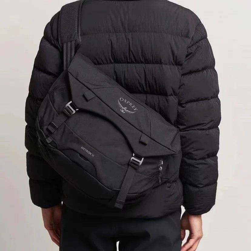 Dylan | Urban Shoulder Bag Travel Bag with Hi-Vis Rain Cover