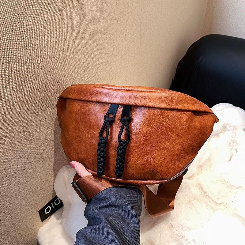 Amara | Minimalist Chain PU Leather Crossbody Fanny Pack